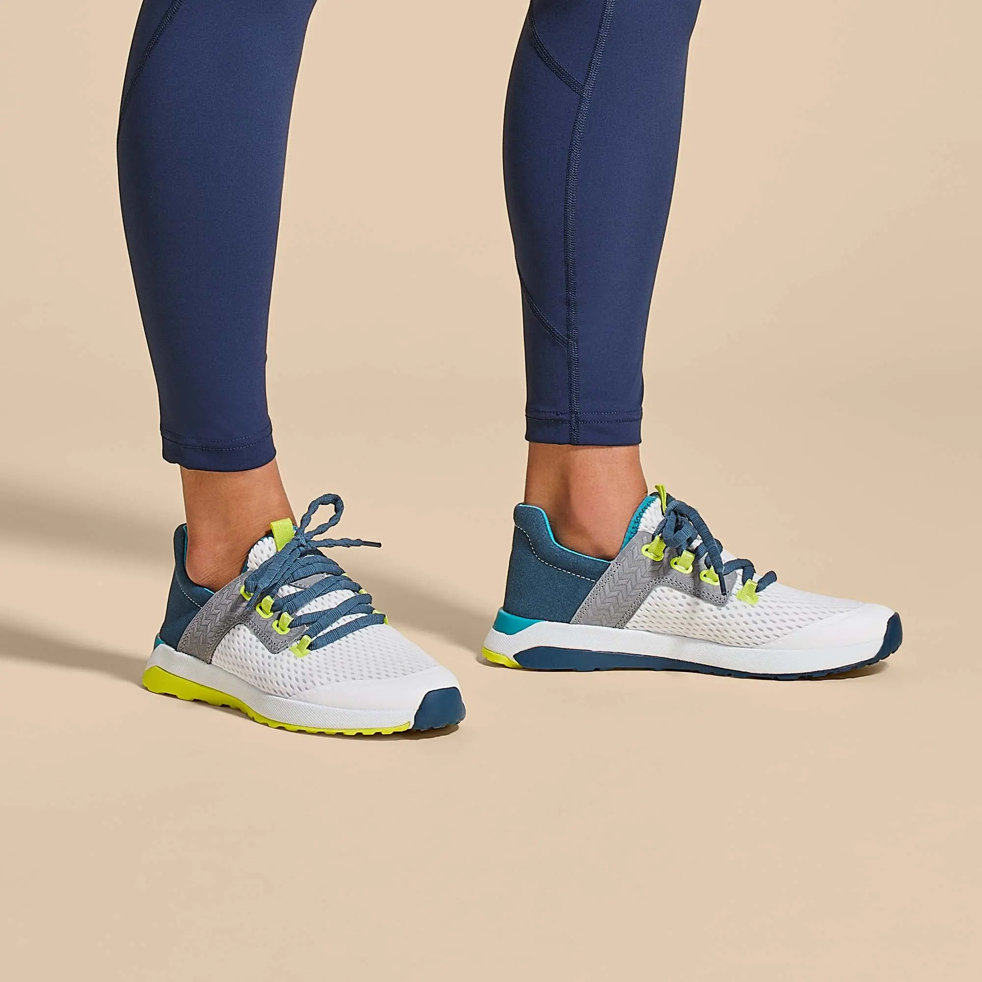 Wailuku Women's Athletic Shoes - Bright White / Lagoon - Image 2