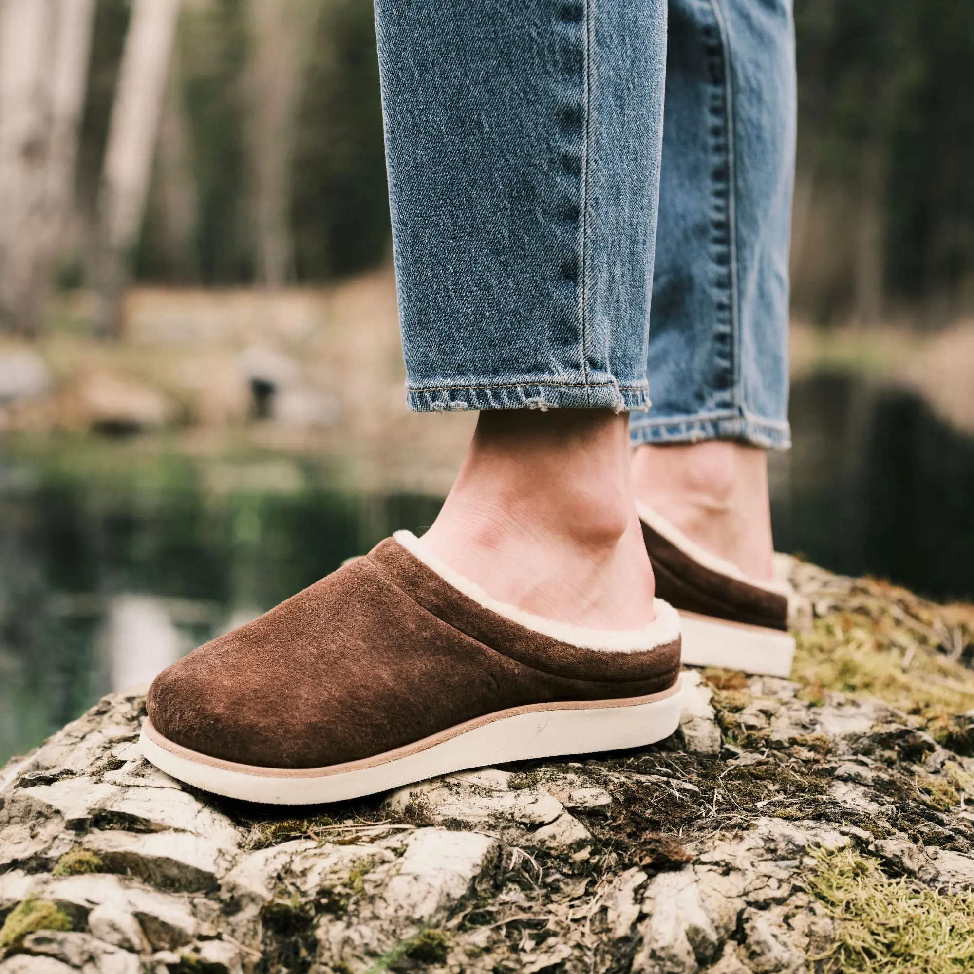 Mani - Dark Oak / Golden Sand<br> C OluKai - Image 2